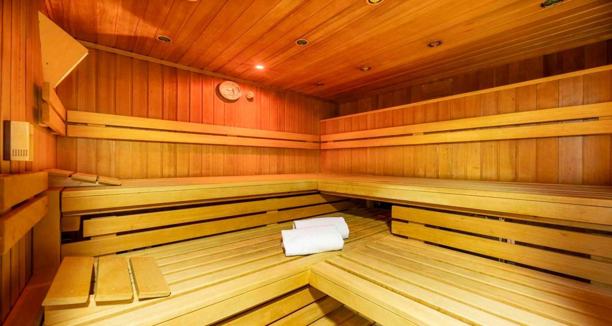 Best Western Hotel Heidehof ヘルマンスブルク エクステリア 写真